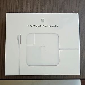 APPLE 85 W MagSafe Power Adapter